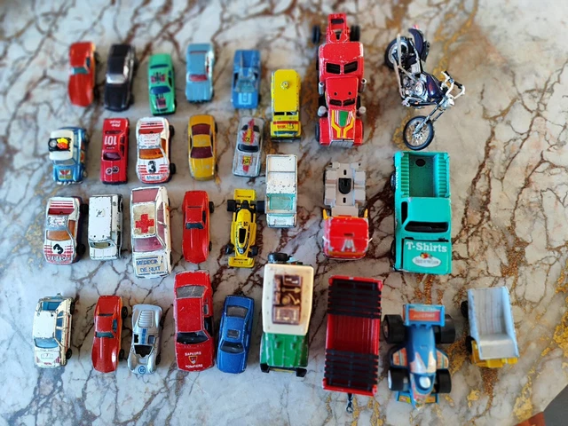 Lot de 31 voitures vintage jouets pour collection et décoration années 80