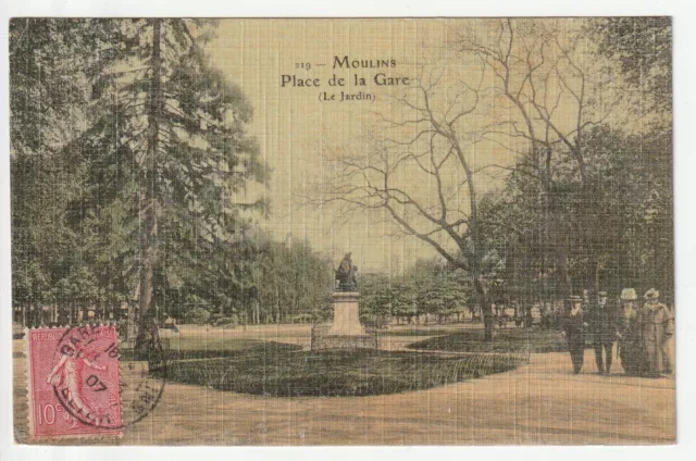 MOULINS - Allier - CPA 03 - Le Square et place de la Gare Carte toilée couleur