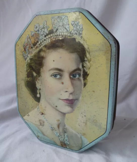 Vintage Retro 1953 Queen Elizabeth Portrait Sweet/Toffee Tin