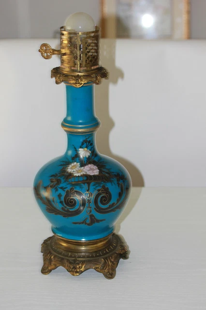 Lampe à Pétrole Céramique Fraise – Laiton, Fabrication Française, Vintage
