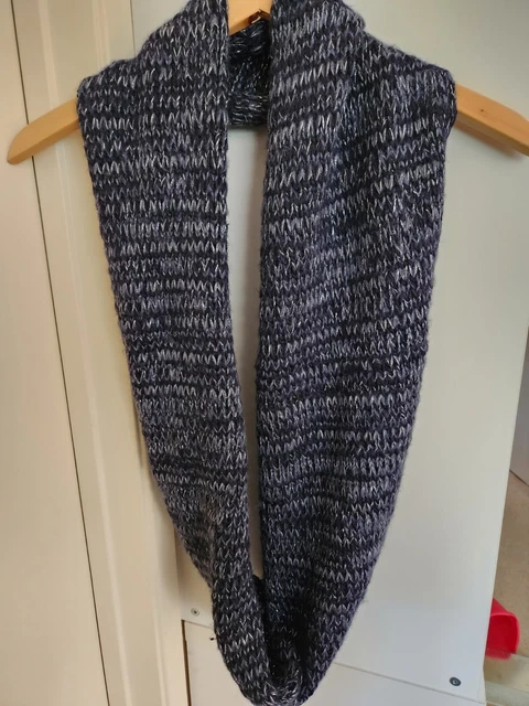 Abercrombie Kids Girls Infinity Scarf Blue Knitted With Metallic Accents NWT