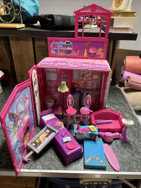 Huge Barbie Mattel Glam Vacation Beach House 2009 Foldable Furniture Accessories