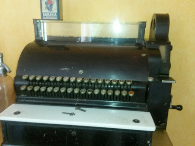 Ancienne Caisse Enregistreuse En Tôle – Déco Atelier Ou Commerce Vintage