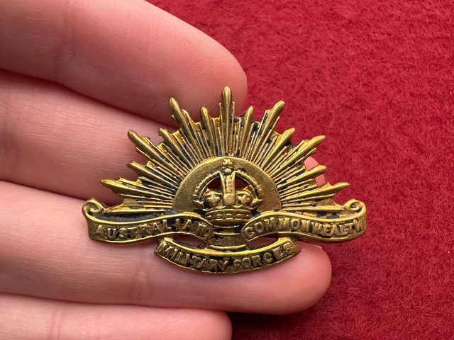 WW1 ORIGINAL AIF Australian Army BRITISH MADE - RISING SUN Collar Badge ...