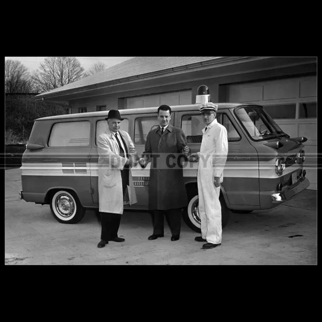 Photo A.012588 CHEVROLET CORVAIR GREENBRIER AMBLEWAGON AMBULANCE 1961