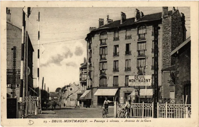 CPA Deuil-MONTMAGNY - Passage a niveau - Avenue de la Gare (519559)