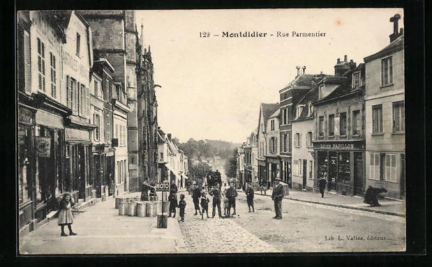 CPA Montdidier, Rue Parmentier, street view