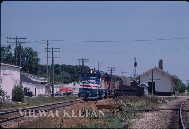 Original Kodachrome slide Milwaukee Road MILW SD40-2 156 Bicentennial Brookfield