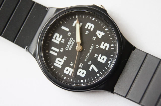 CASIO UHR WATCH Schwarz Unisex Damen Herren MQ-71 1330 große