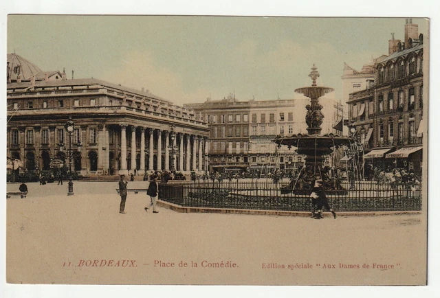 BORDEAUX - Gironde - CPA 33 - Place de la Comédie - Fontaine - Carte Couleur