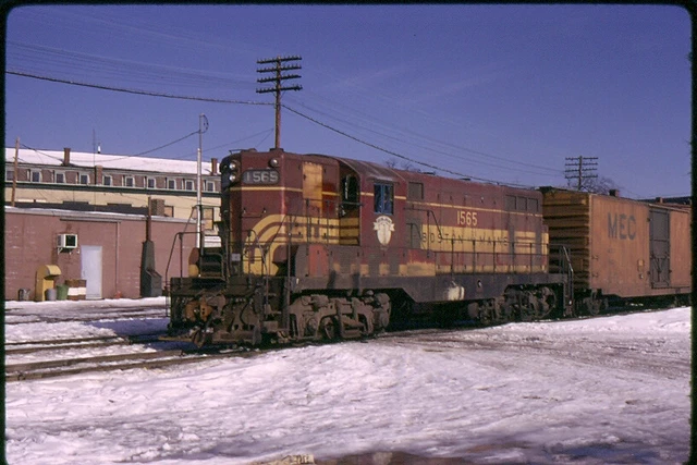 Boston & Maine GP-7  # 1565  BR/Y '1974 ' @ Ayer ORIGINAL 35MM color slide