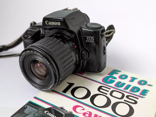 Canon EOS 1000 F analoge Spiegelreflexkamera mit Objektiv und Foto-Guide