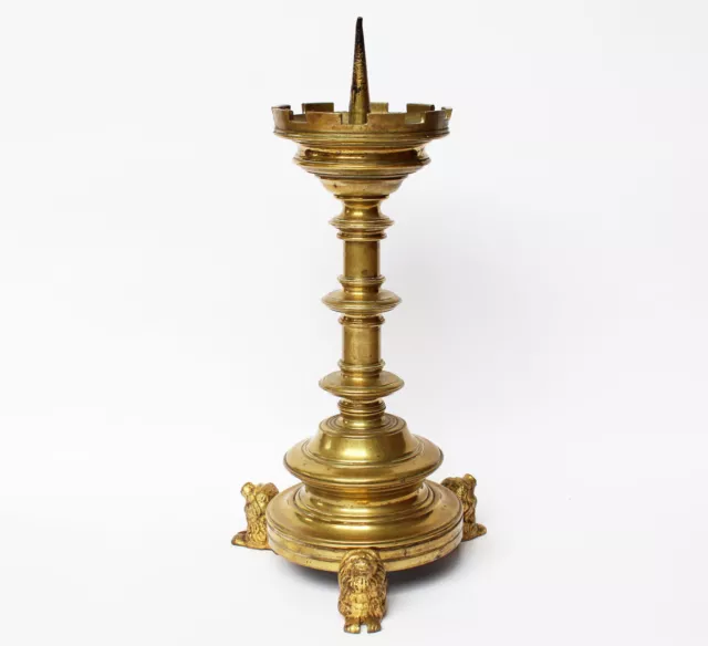 Schwerer Kerzenleuchter 3070 g Neoromanik 19. Jh. Bronze Messing Löwen H. 36 cm