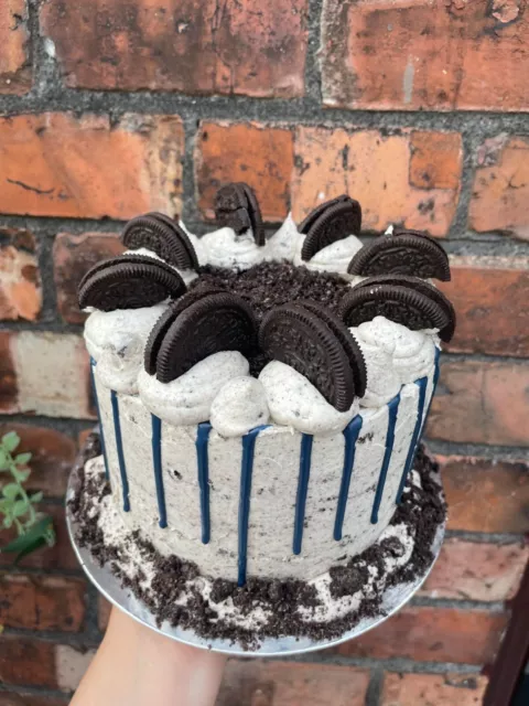 Cookies and Cream drip cake - M9 Manchester Collection