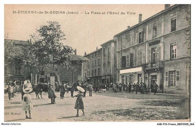 Carte Postale Ancienne CPA 38 – Saint Etienne De Saint Geoirs, Rue Principale (vers 1900)
