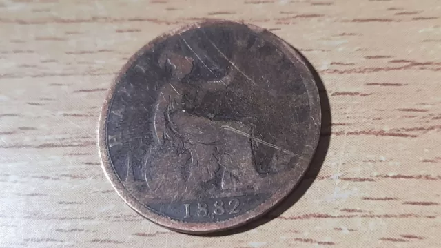 Halfpenny 1882 H Victoria Bun Head (T75)