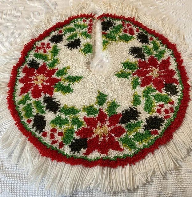 Falda de árbol de gancho de pezuña flor de Navidad Poinsettia con flecos 36"" roja hecha a mano