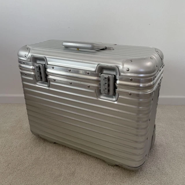 RIMOWA TOPAS 928.50 Pilot Trolley 2 29L $1,476.58 - PicClick
