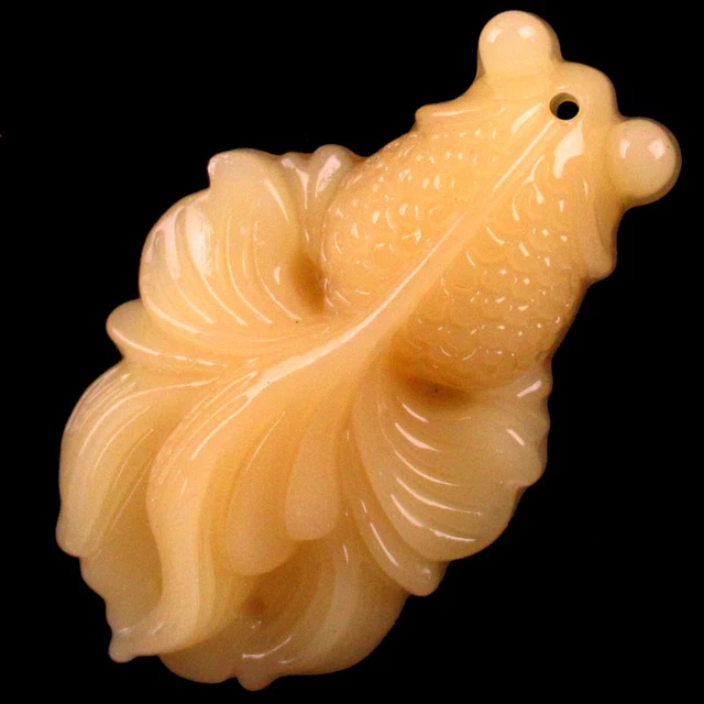 XJ672 Carved Man-made Yellow Jade Goldfish Pendant Bead 1pcs 52x31x13mm