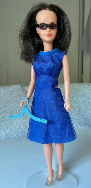 Poupée Bella Vintage 30cm Avec Vêtements - Bellita - Collection Tressy Barbie