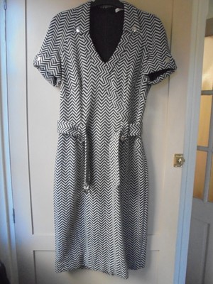 Karen Millen -  Dress - Uk Size 12 - Black And Light Grey Zig Zag  Design - Belt
