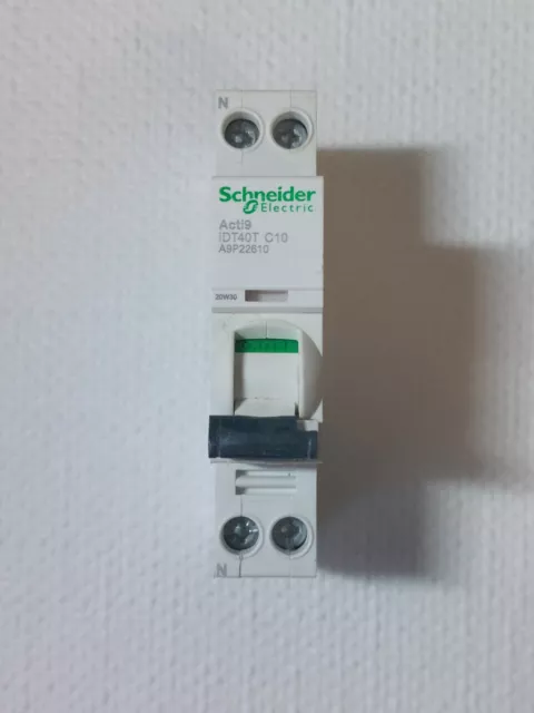 Schneider A9P22610 - Disjoncteur modulaire 1P+N C 10A