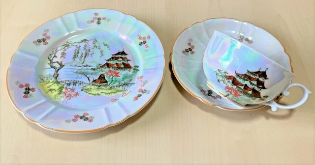 Sammeltasse  Gedeck" Oscar Schlegelmilch " perlmut, japanisches Motiv