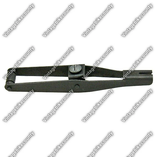 897516M91 HYDRAULIC PUMP CONTROL VALVE LEVER For Massey Ferguson MF-135,165,175