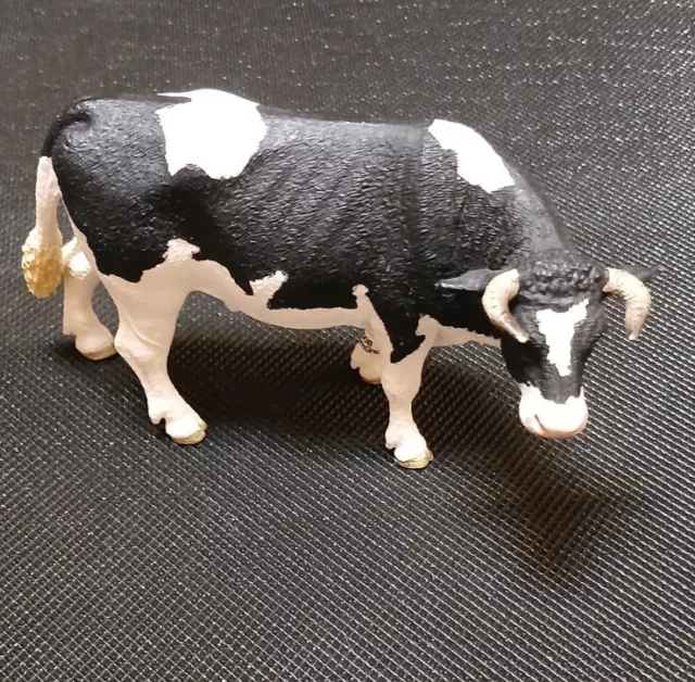 Schleich Holstein bull 13796  NEW WITH TAG RETIRED RARE