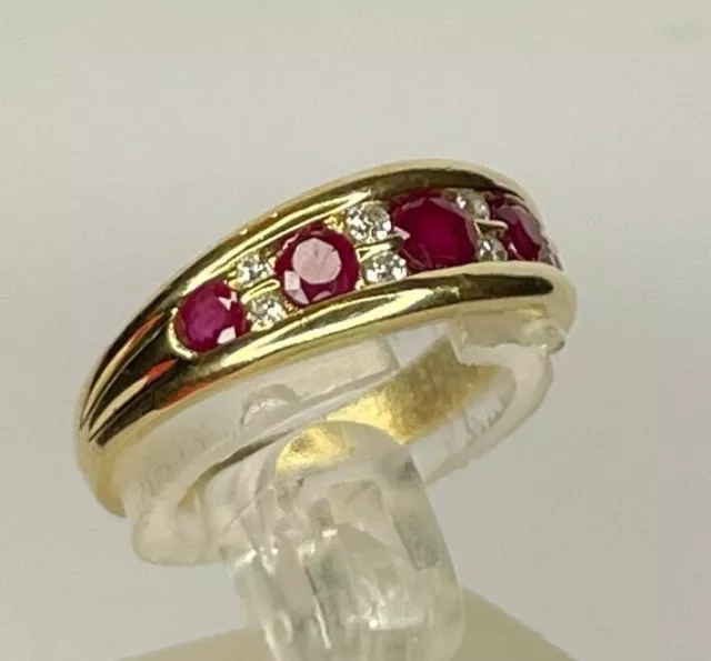 Bague en Or jaune 18 K / Rubis ronds + petits Diamants  / Réf MP2482