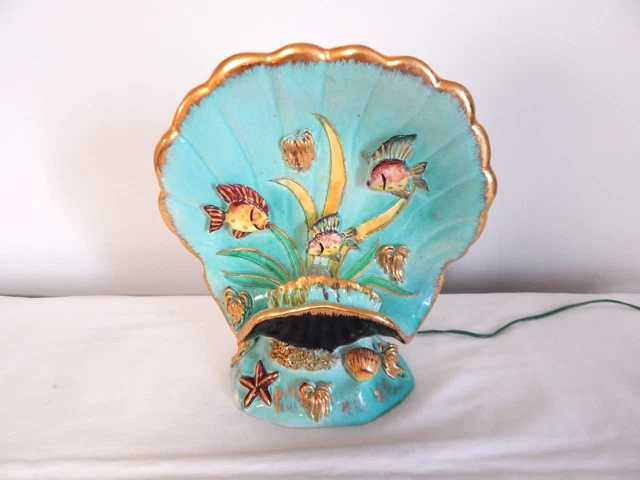 Lampe Veilleuse Décorative Coquillage Avec Camée Romain - Pied En Bois - Occasion Bon état
