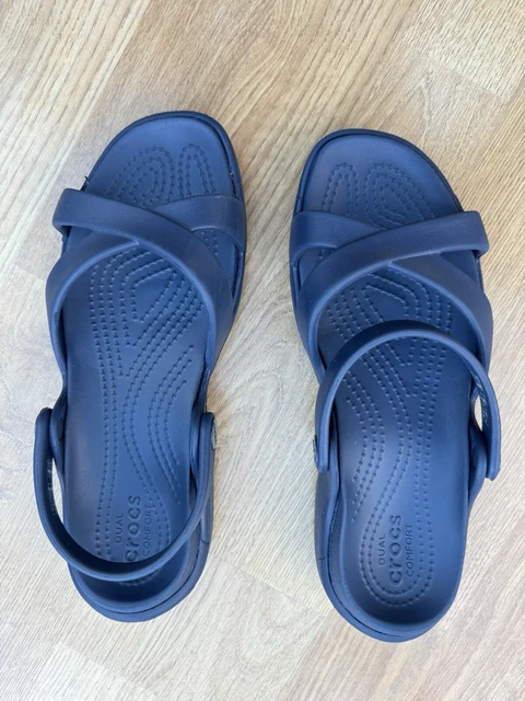 Crocs kelli sandals hotsell