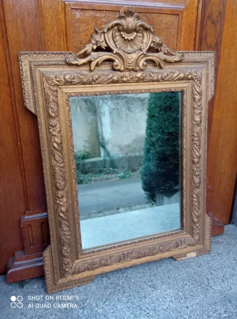 Rare ancien miroir à fronton en bois et stucs dorés - Epoque style Napoléon III