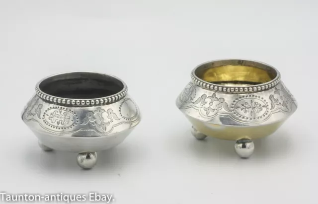 Paire insolite de bols à sel de table en argent sterling massif 1872 H J Lias & Son