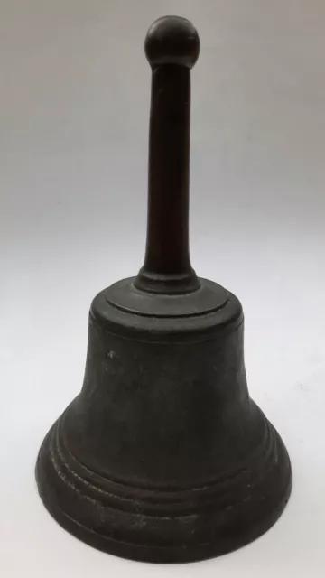 Ancienne cloche en bronze 17ème