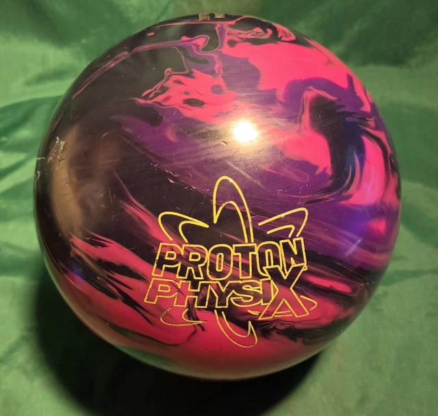 STORM PROTON PHYSIX Bowling Ball 15 lbs Preowned Span 4 Inches