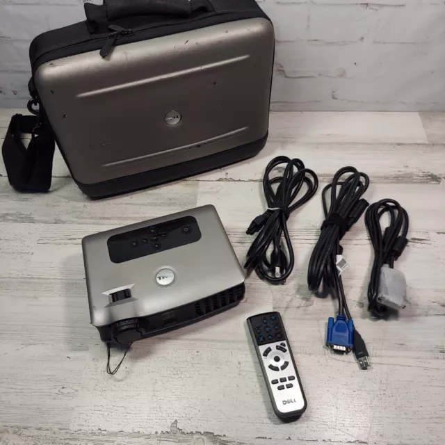 Dell 3400MP DLP Projector 1500 Lumens W/ Case, Remote, and Cables 165 Hrs
