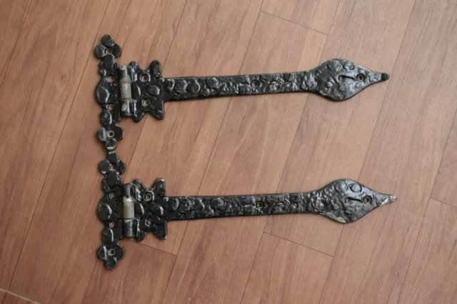 Vintage iron handmade french gate door hinges pair arrow head barn rusty 2 pcs