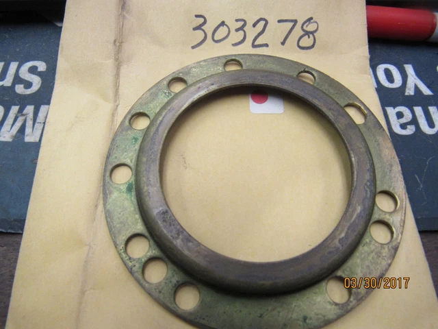 New  Omc Oem  Johnson Evinrude Support Plate 303278