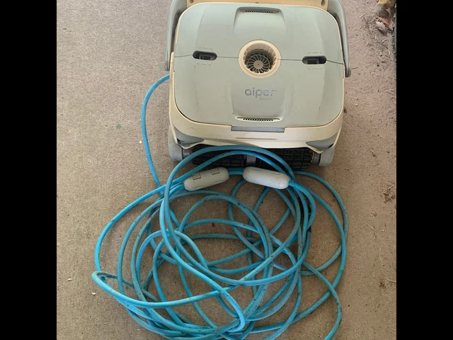 Aiper Smart Orca 1300 HJ2052 Automatic Robotic Climbing Pool Cleaner (For Parts)
