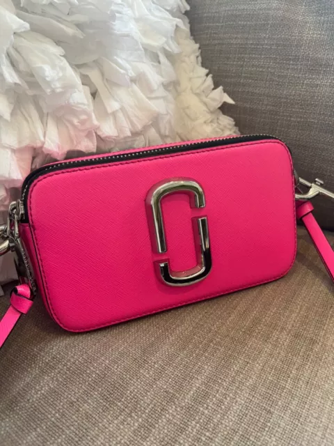Hot pink on sale marc jacobs crossbody