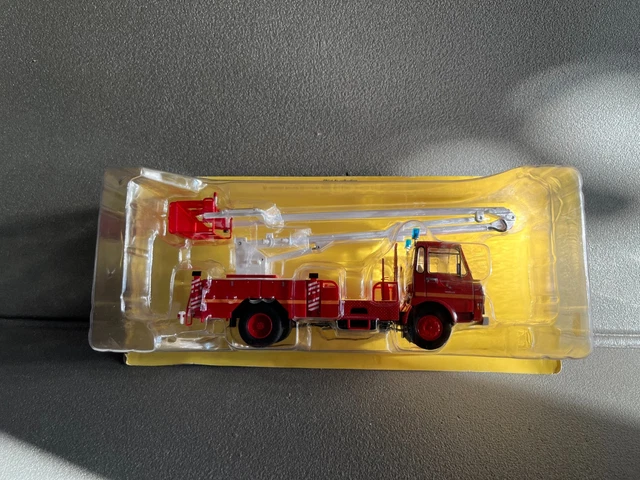 Modèle Réduit Berliet F.P.T 770 KB6 Pompiers - Échelle 1:43 - Hachette Collections - Occasion Bon état (vitrine)
