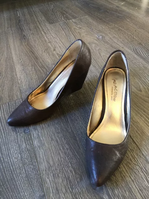 KENNETH COLE Reaction “Bond-Ed” Wedge Pumps Heels Brown Leather 7 EUC