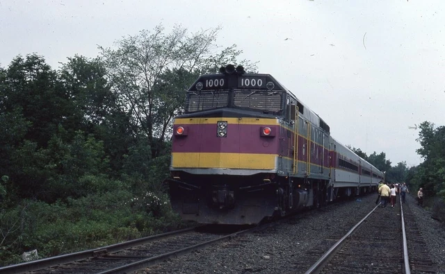 B&M BOSTON AND MAINE Railroad Train Locomotive ROTTERDAM JCT 1982 Photo Slide