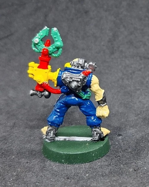 Adepr Rogo SERVITOR ADEPTUS MECHANICUS Warhammer 40k Rogue Trader Metallo OOP ...