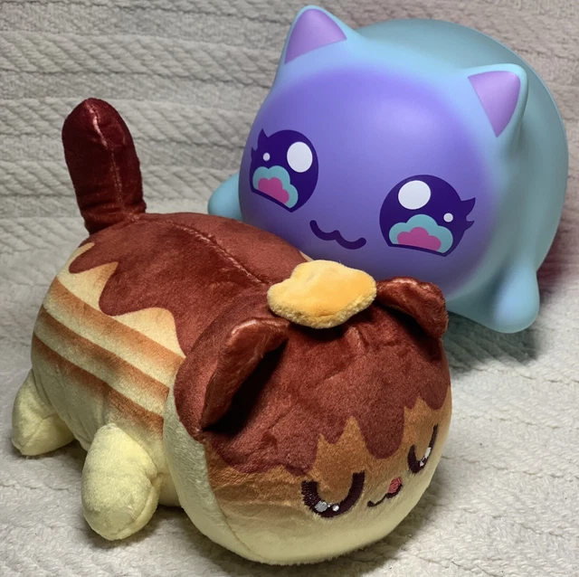 US IMPORT APHMAU MeeMeows Pancake Cat Soft Plush Toy L6.5” Embroidered