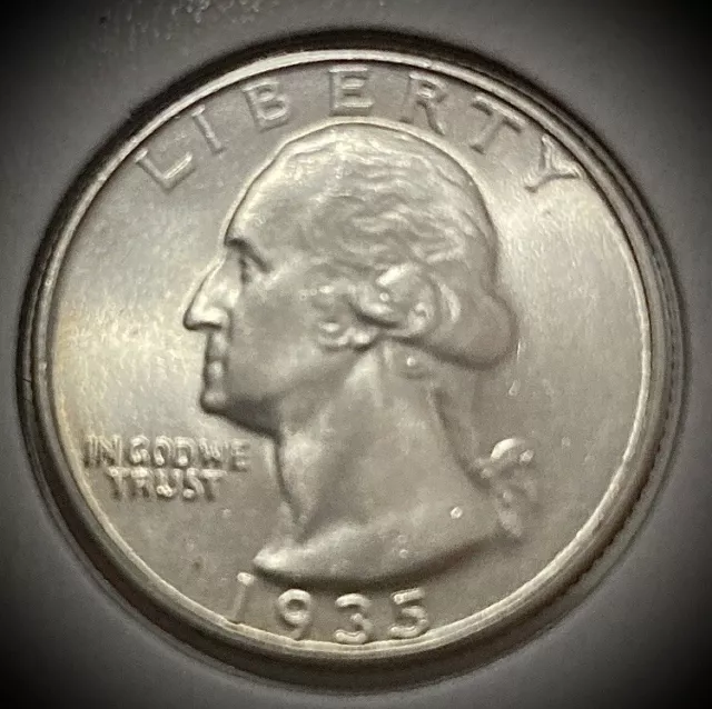 1935 United States  Quarter SILVER - UNC