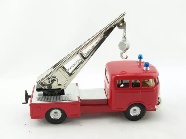 Blechspielzeug - Mercedes MB335 LKW Feuerwehr Kranwagen von KOVAP 0629