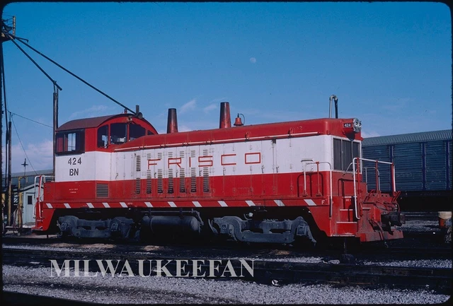 Original Kodachrome slide Burlington Northern BN NW2 424 ex Frisco St. Louis MO