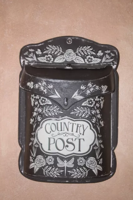 Wandbriefkasten aus Metall Schwarz/Weiß "Country Post", 40 x 27 cm, Tiefe 9 cm